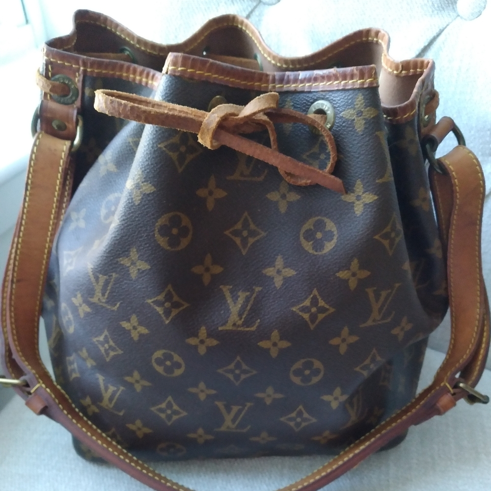 🍁Authentic Louis Vuitton Noe Petit Tote